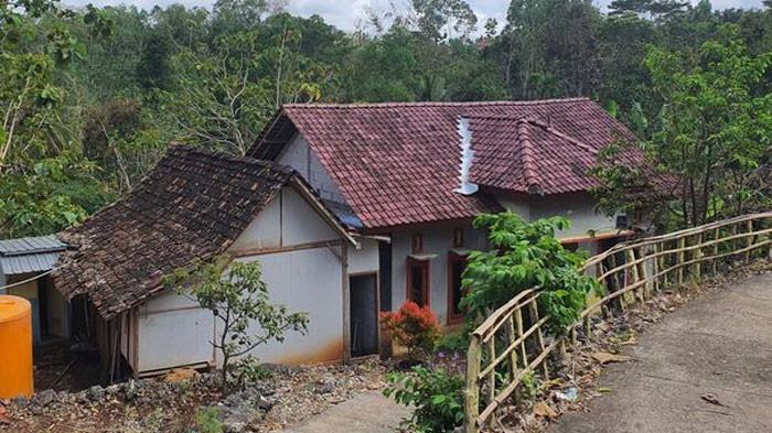 Penampakan Rumah yang Dibeli Sopir Bank Jateng Usai Bawa Kabur Rp 10 Miliar, Seperti Apa Kondisinya?